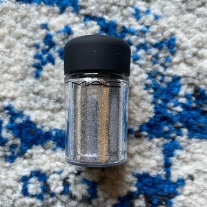 MAC Platinum Silver Glitter